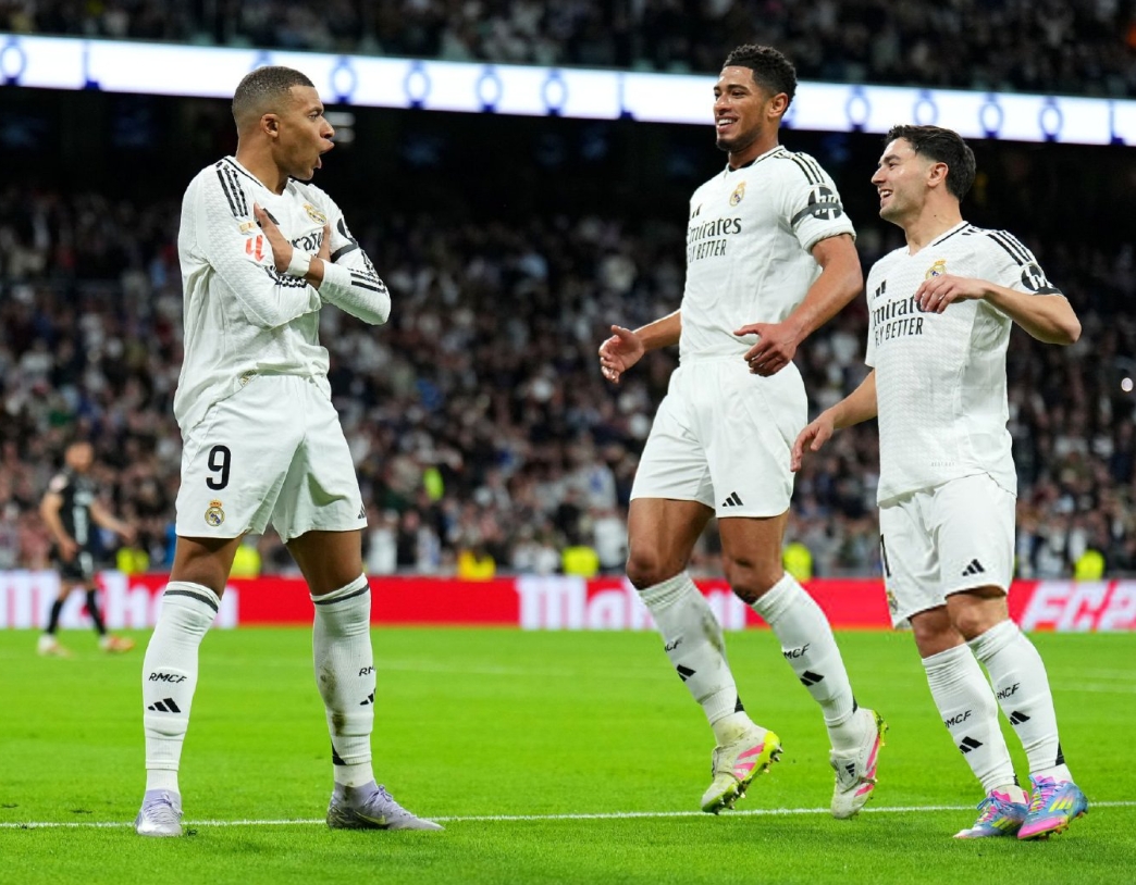 包含皇马战平利物浦，贝尔梅开二度世界杯的词条