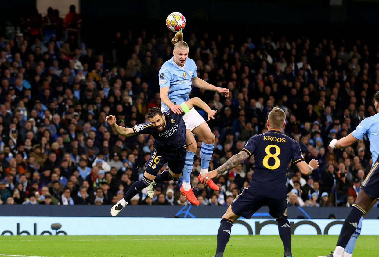 开云体育平台APP-包含皇马轻取曼联，卡瓦尼补时绝平欧联杯的词条