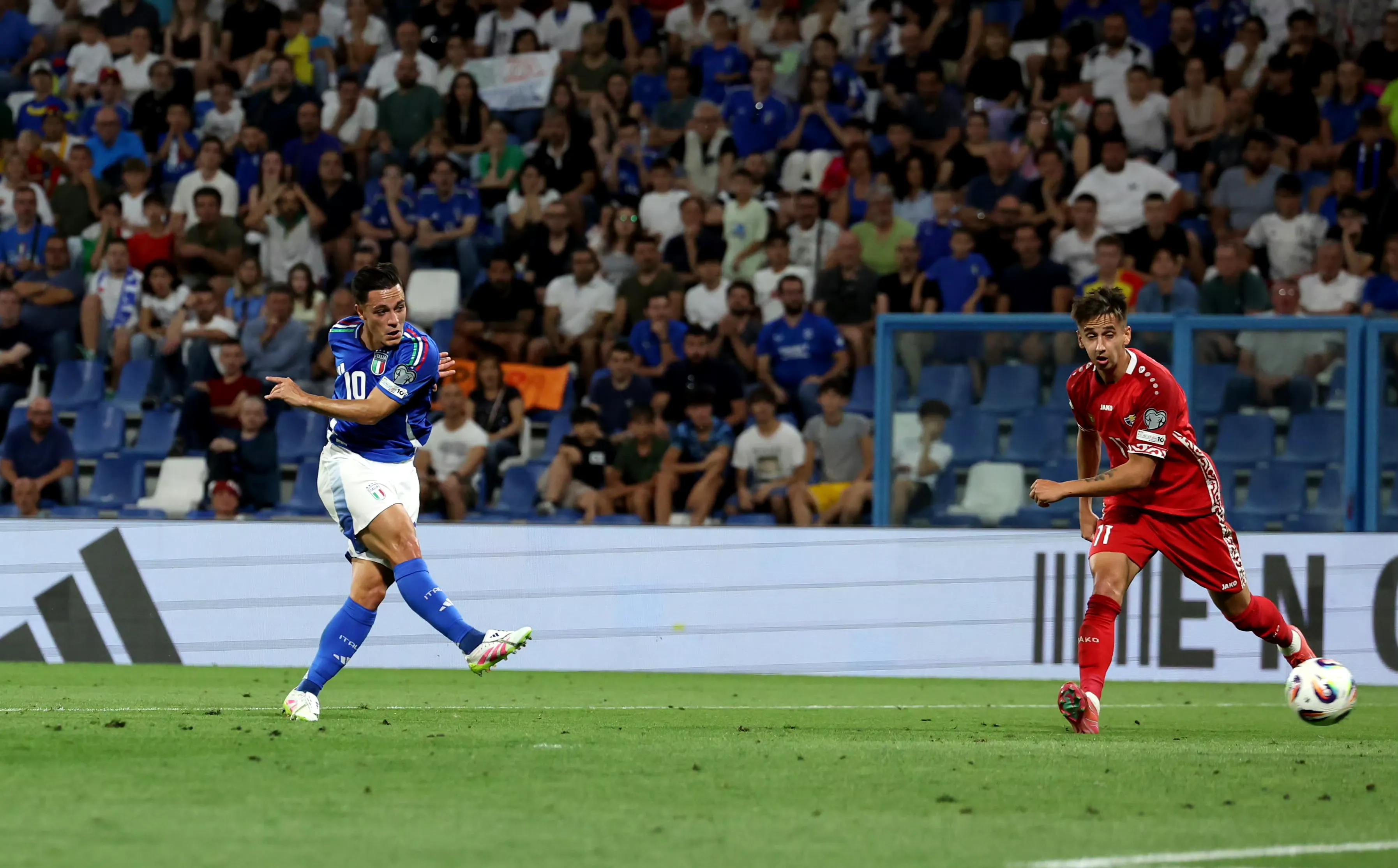 意大利队轻松晋级欧国联半决赛