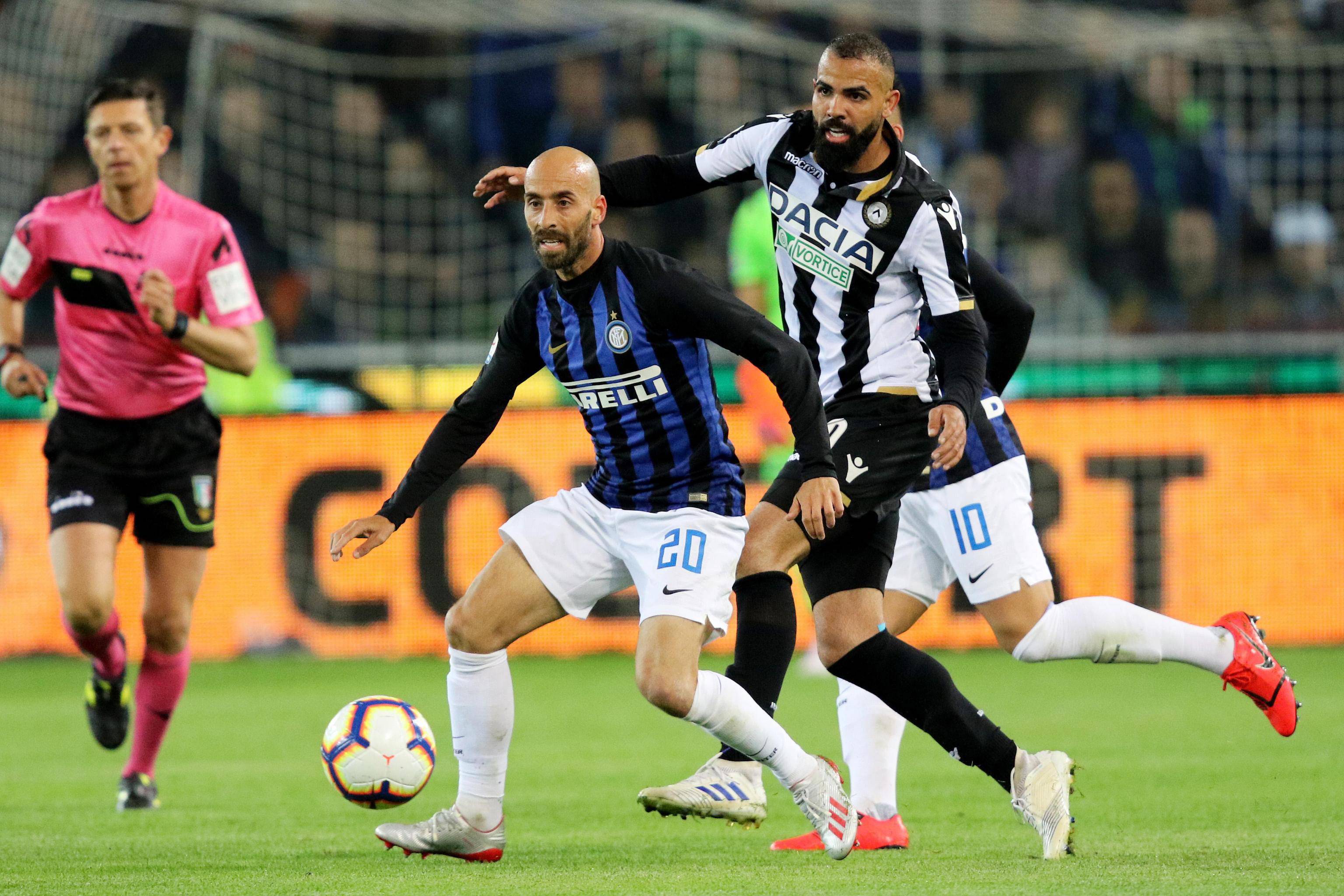 意甲球员受伤离场，球队临时调整战术取胜的简单介绍